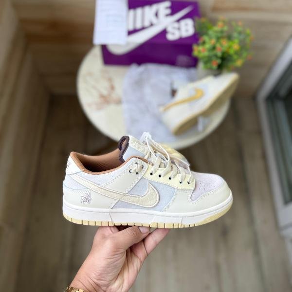 NIKE SB DUNK YEAR OF RABBIT