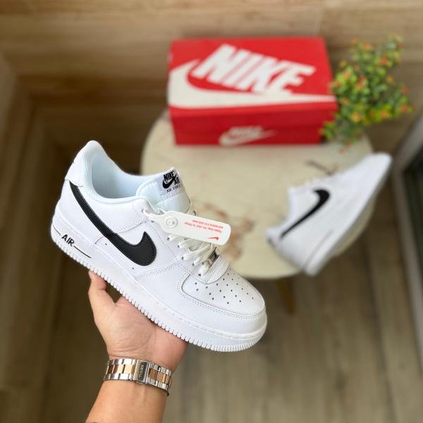 NIKE AIRFORCE 07 BLACK SWOOSH