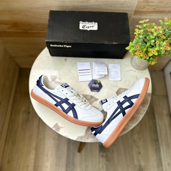 ONITSUKA TIGER TOKUTEN WHITE NAVY EDITION