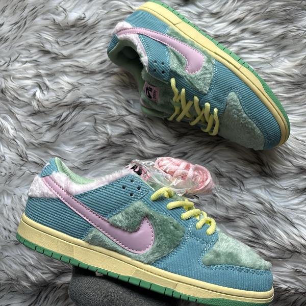 NIKE SB DUNK LOW PRO X VERDY