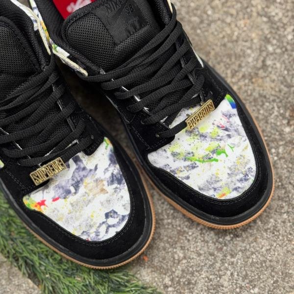 NIKE SB DUNK LOW SUPREME RAMMELLZEE