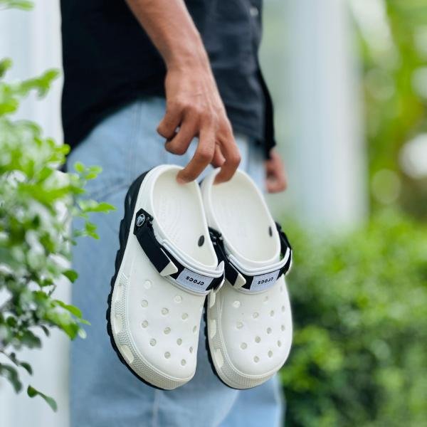 STRAP CROCS