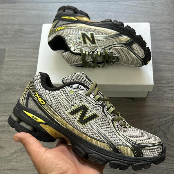 NEW BALANCE 740