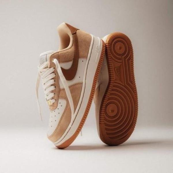NIKE AIRFORCE VACHETTA