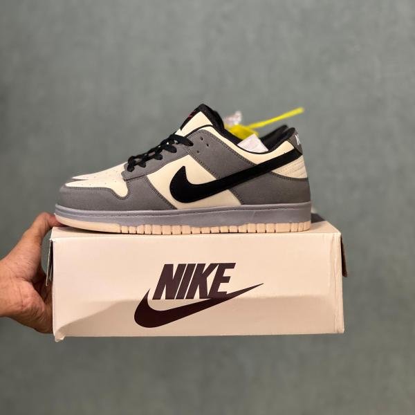 NIKE SB DUNK TIGHT BOOTH