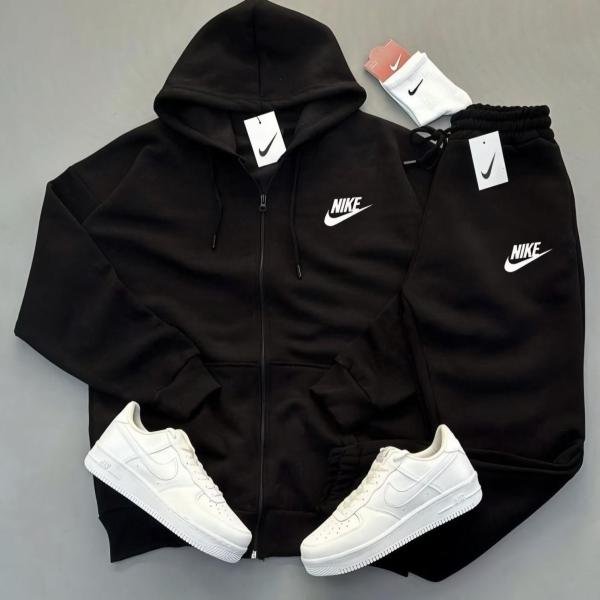NIKE