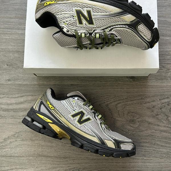 NEW BALANCE 740