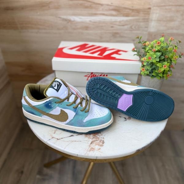 NIKE SB DUNK CHAMELEON
