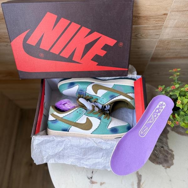 NIKE SB DUNK CHAMELEON