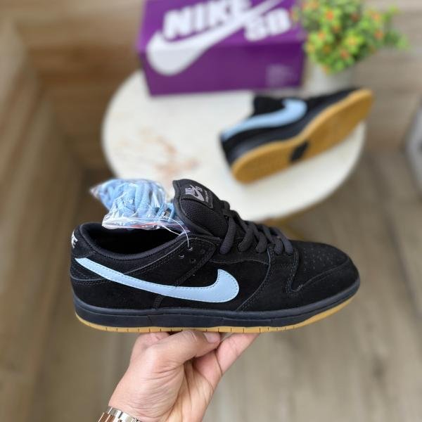 NIKE SB DUNK LOW FOG BLACK GUM
