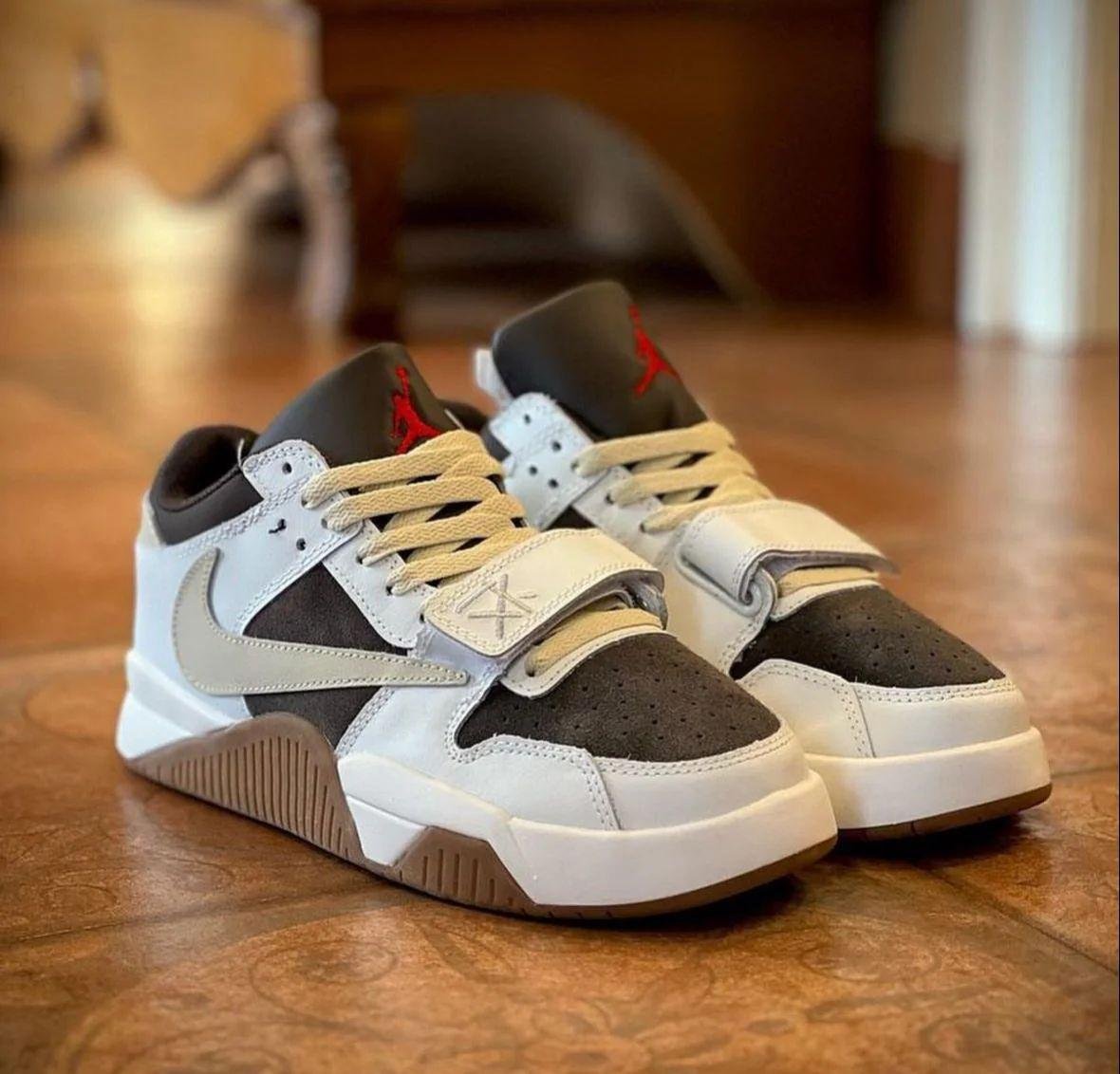 AIR JORDANS RETRO TRAVIS SCOTT