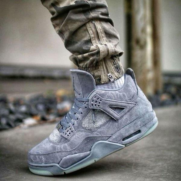 AIR JORDANS 4 KAWS GREY