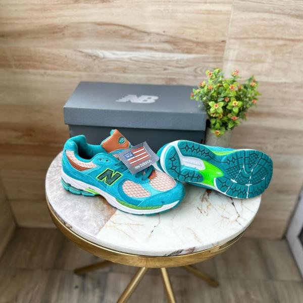 NEW BALANCE 2002r SALEHE BEMBURRY