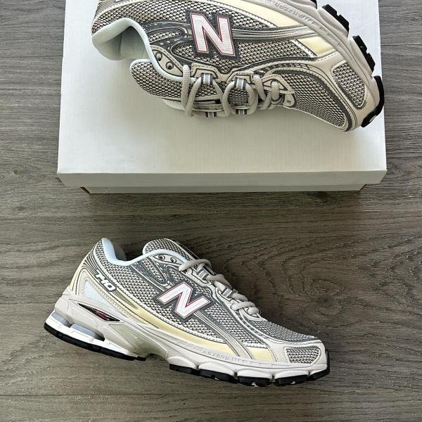 NEW BALANCE 740