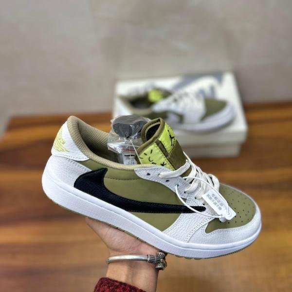 NIKE JORDAN SB DUNK "X TRAVIS SCOTT GULF"