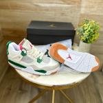JORDANS RETRO 4