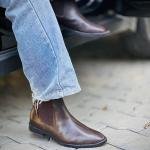 CHELSEA BOOTS