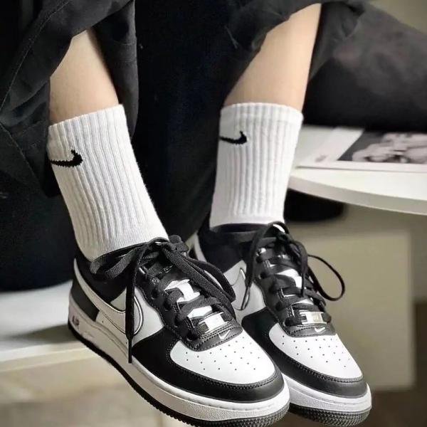 NIKE AIRFORCE 1'07 PANDA