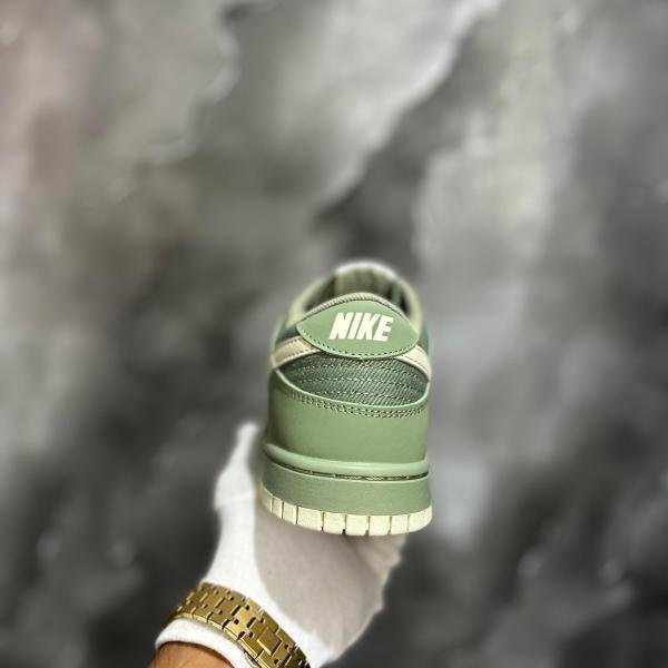 NIKE DUNK LOW RETRO PREMIUM OIL GREEN
