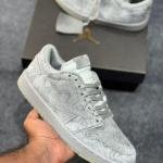 JORDAN LOW ONE TRAVIS SCOTT X KAWS