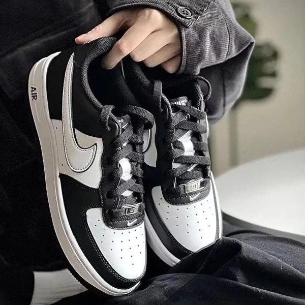 NIKE AIRFORCE 1'07 PANDA