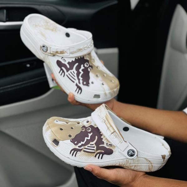 CROCS CLASSIC WITH LOGO