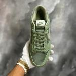 NIKE DUNK LOW RETRO PREMIUM OIL GREEN