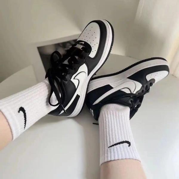 NIKE AIRFORCE 1'07 PANDA