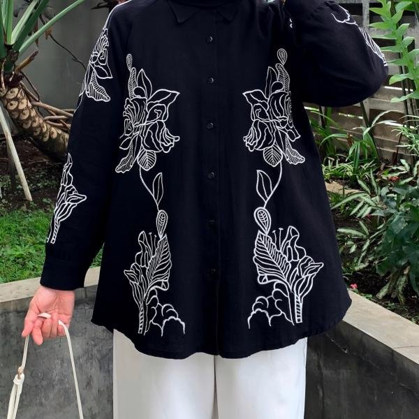 EMBROIDERY TOP WITH PANTS