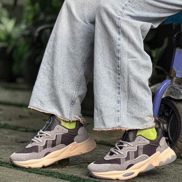 IMPORTED ADIDAS OZWEEGO