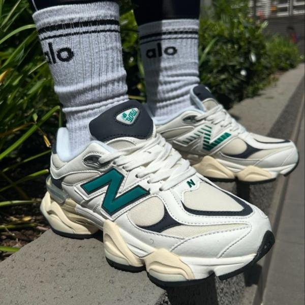 NEW BALANCE 9060