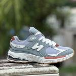 NEW BALANCE 2200R