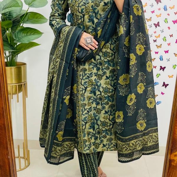 SABRINA ANGRAKHA STYLE