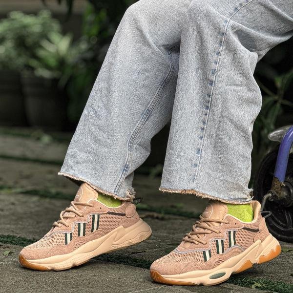 IMPORTED ADIDAS OZWEEGO