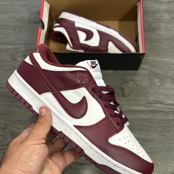 NIKE SB DUNK WINE