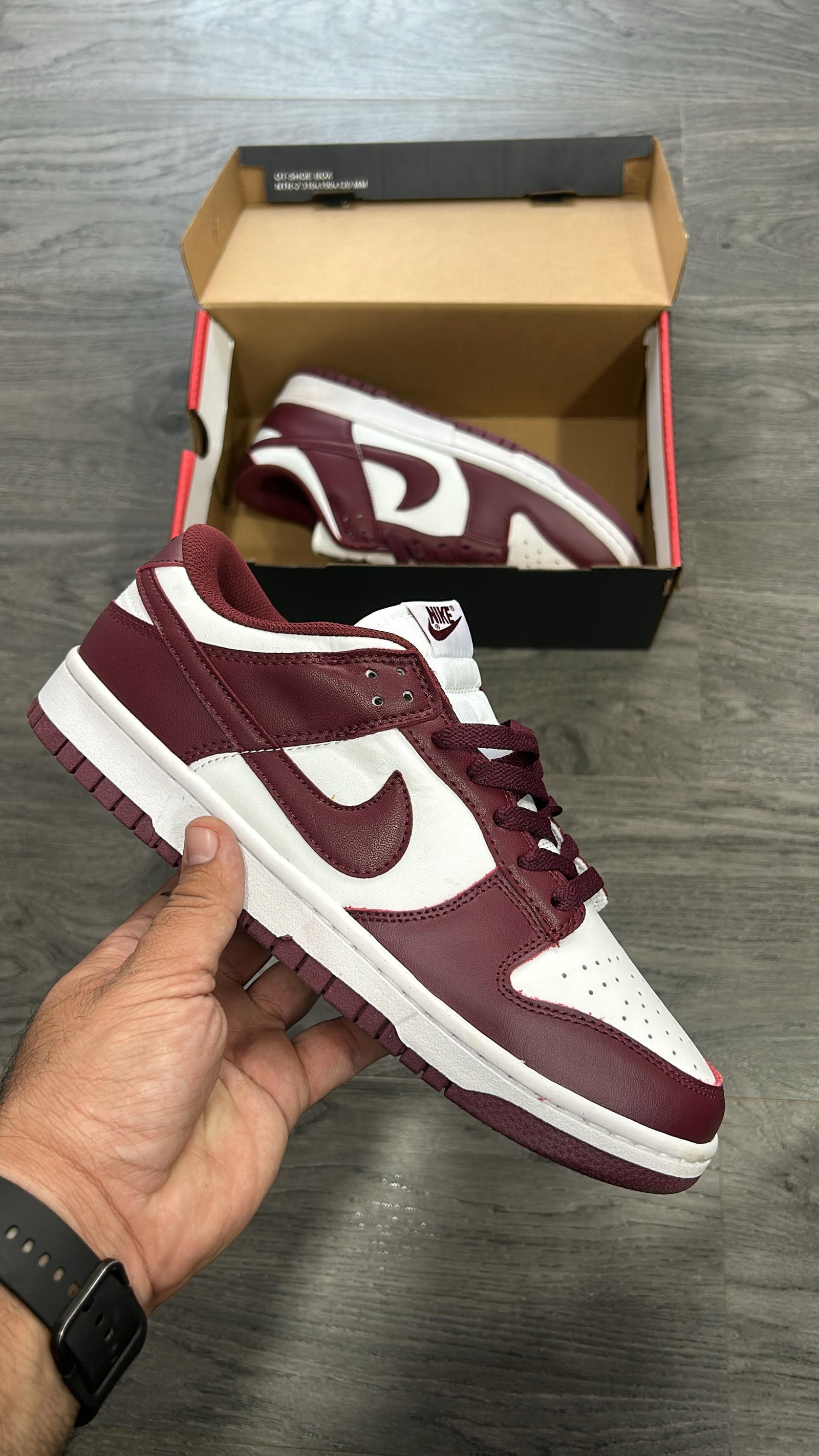 NIKE SB DUNK WINE